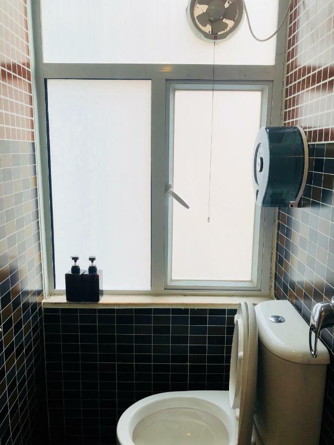 Chung Kiu Come Inn Гонконг Экстерьер фото