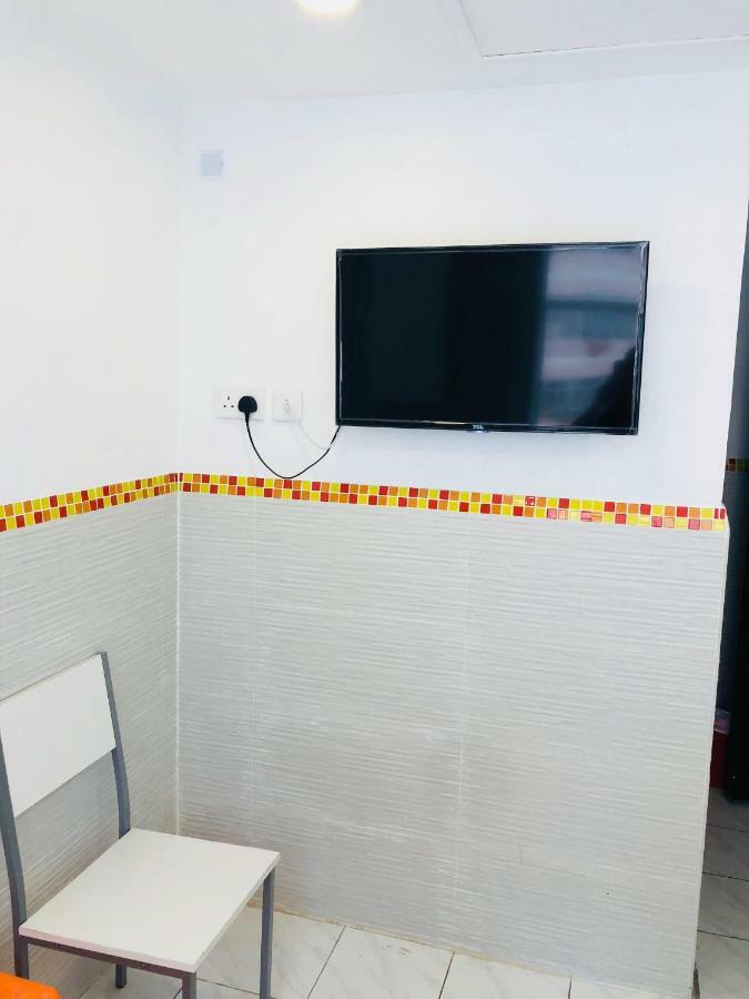 Chung Kiu Come Inn Гонконг Экстерьер фото